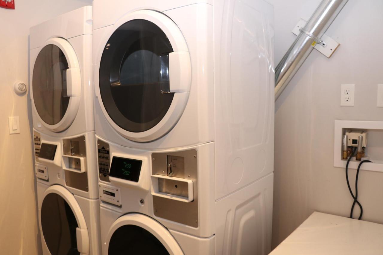 A Stylish Stay W/ A Queen Bed, Heated Floors.. #14 بروكلاين المظهر الخارجي الصورة